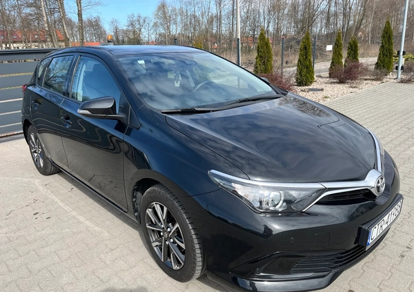 Toyota Auris cena 51900 przebieg: 102475, rok produkcji 2017 z Toruń małe 232